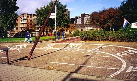 Pleinzonnewijzer, Leiden (oktober 1997)