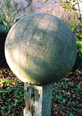 Spherical dial, Maaseik (October 2000)