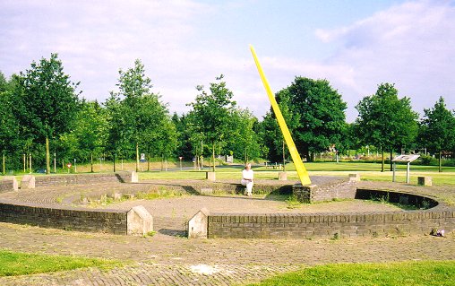 Horizontale zonnewijzer, Oldenzaal (juni 2001)